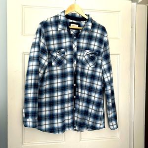 Weatherproof vintage men’s long sleeve, flannel shirt, blue plaid, extra-large.